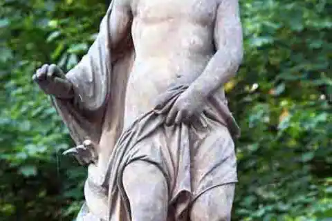 O. Mentzel, Červenec