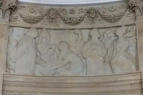 V. Lokvenc, reliéfy Lázeňství
