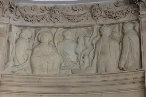 V. Lokvenc, reliéfy Lázeňství