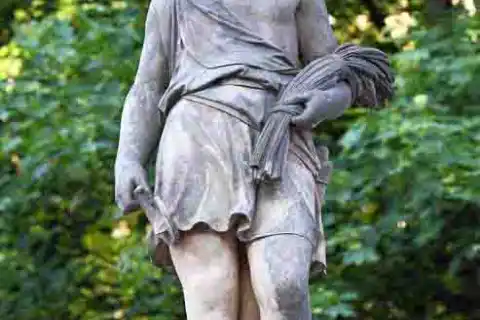 O. Mentzel, Srpen