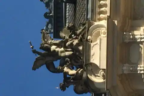 T. Friedl, sochařská výzdoba