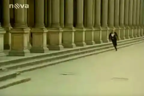 Vrchní, prchni, Mlýnská kolonáda