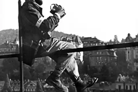 J.Houf, 1945